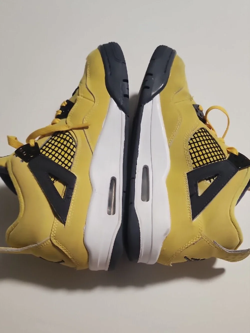 Air Jordan 4 Retro Lightning  Sneakers, size 6.5Y fits M6.5 W8